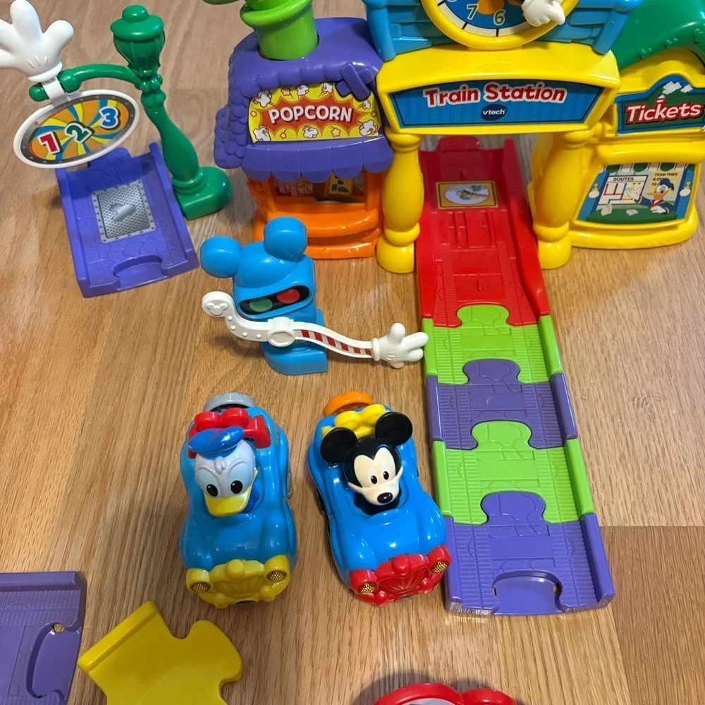 Disney Vtech Toot-Toot Drivers - Mickey's Choo-Choo Express Donald Duck Car Play